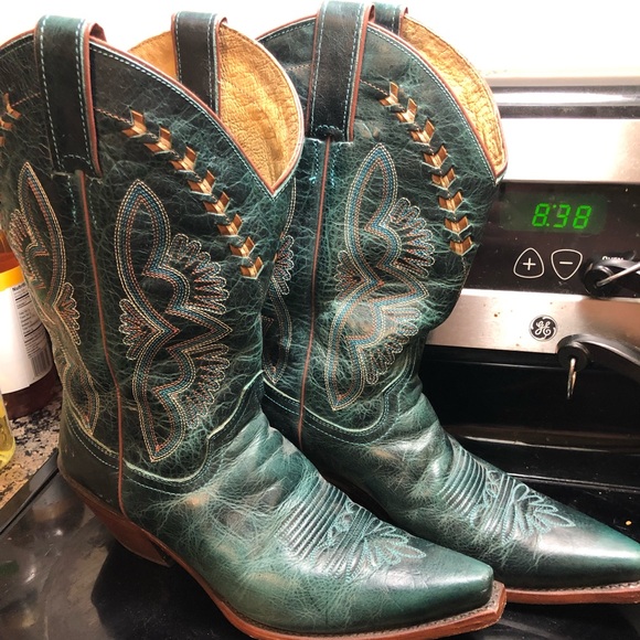 cowboy boots for large calves
